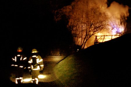 Ein Heupillen stand in Brand - die Feuerwehr Landeck wurde alarmiert