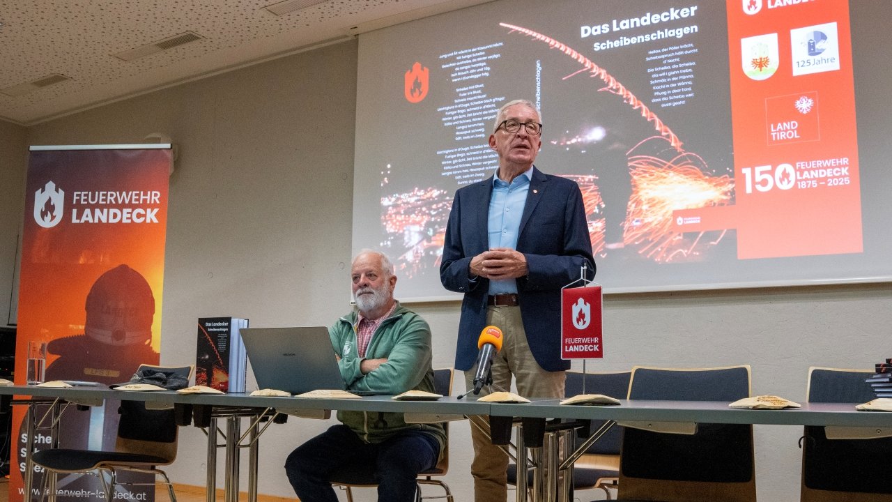 (C) Feuerwehr Landeck, Präsentation Scheibenschlag Buch (46).jpg