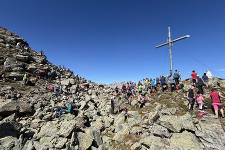 Gedächtnisgottesdienst am Thialkopf bei herrlichem Bergwetter