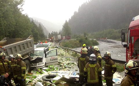 lkw-unfall_runser-au9.jpg