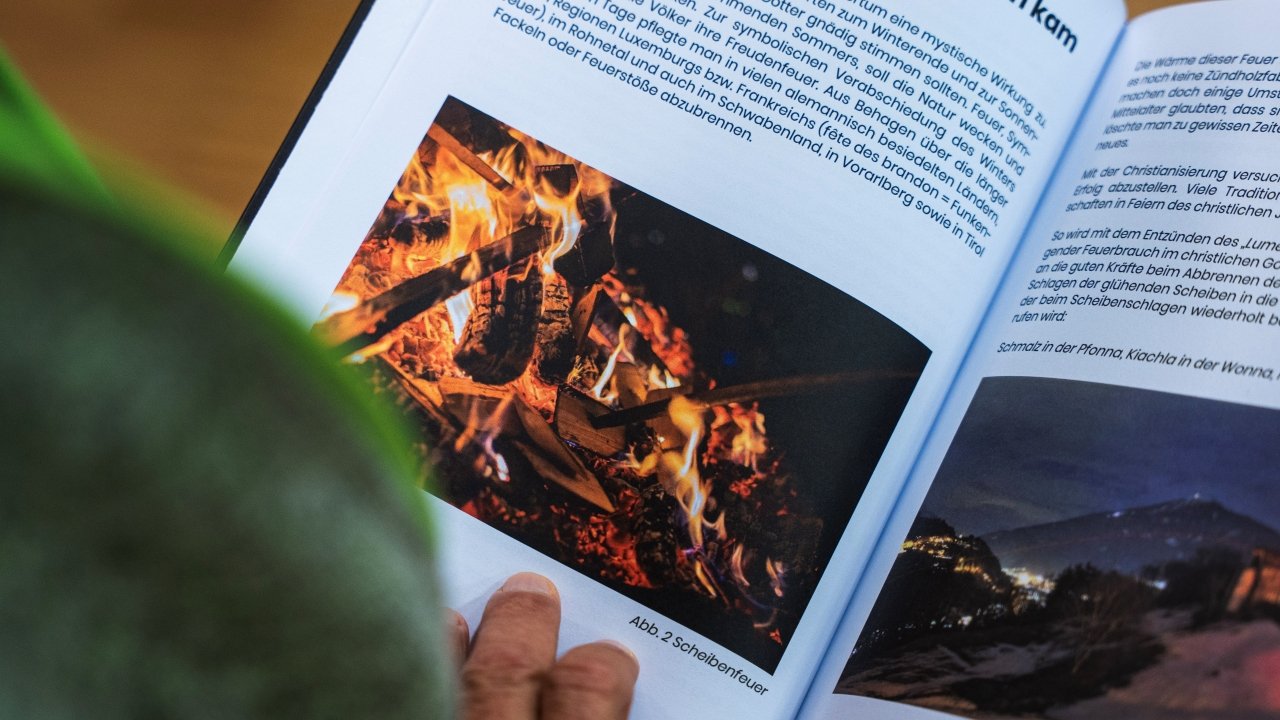 (C) Feuerwehr Landeck, Präsentation Scheibenschlag Buch (28).jpg