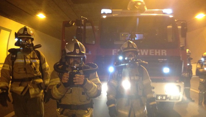 Fahrzeugbrand im Landecker Tunnel