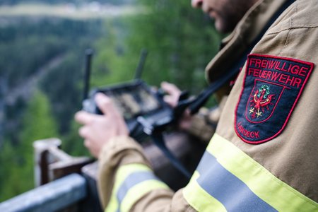 Drohne Landeck im Einsatz zur Glutnestersuche in Umhausen/Niederthai