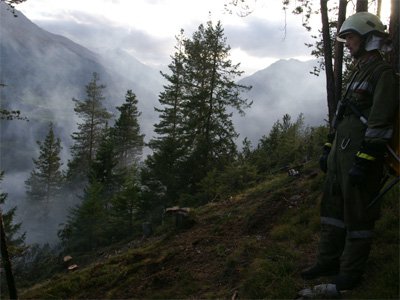 Waldbrand oberhalb von Grins