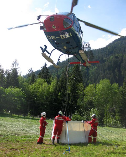Waldbrand unterhalb der Arlbergbahn-Bahnstrecke