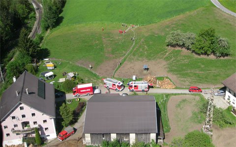 Waldbrand unterhalb der Arlbergbahn-Bahnstrecke