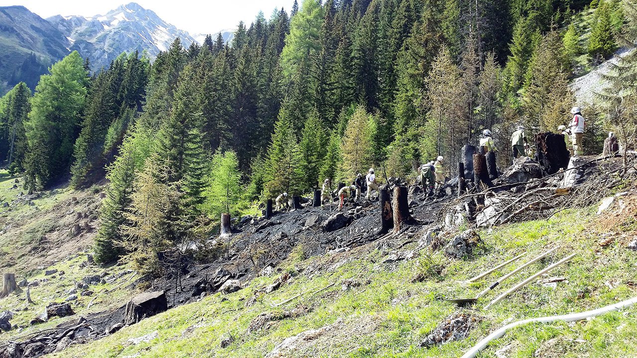Waldbrand-Pettneu12.jpg
