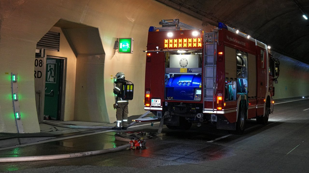 Tunnelübung - Perjen Tunnel, (c) Feuerwehr Landeck (2).jpg